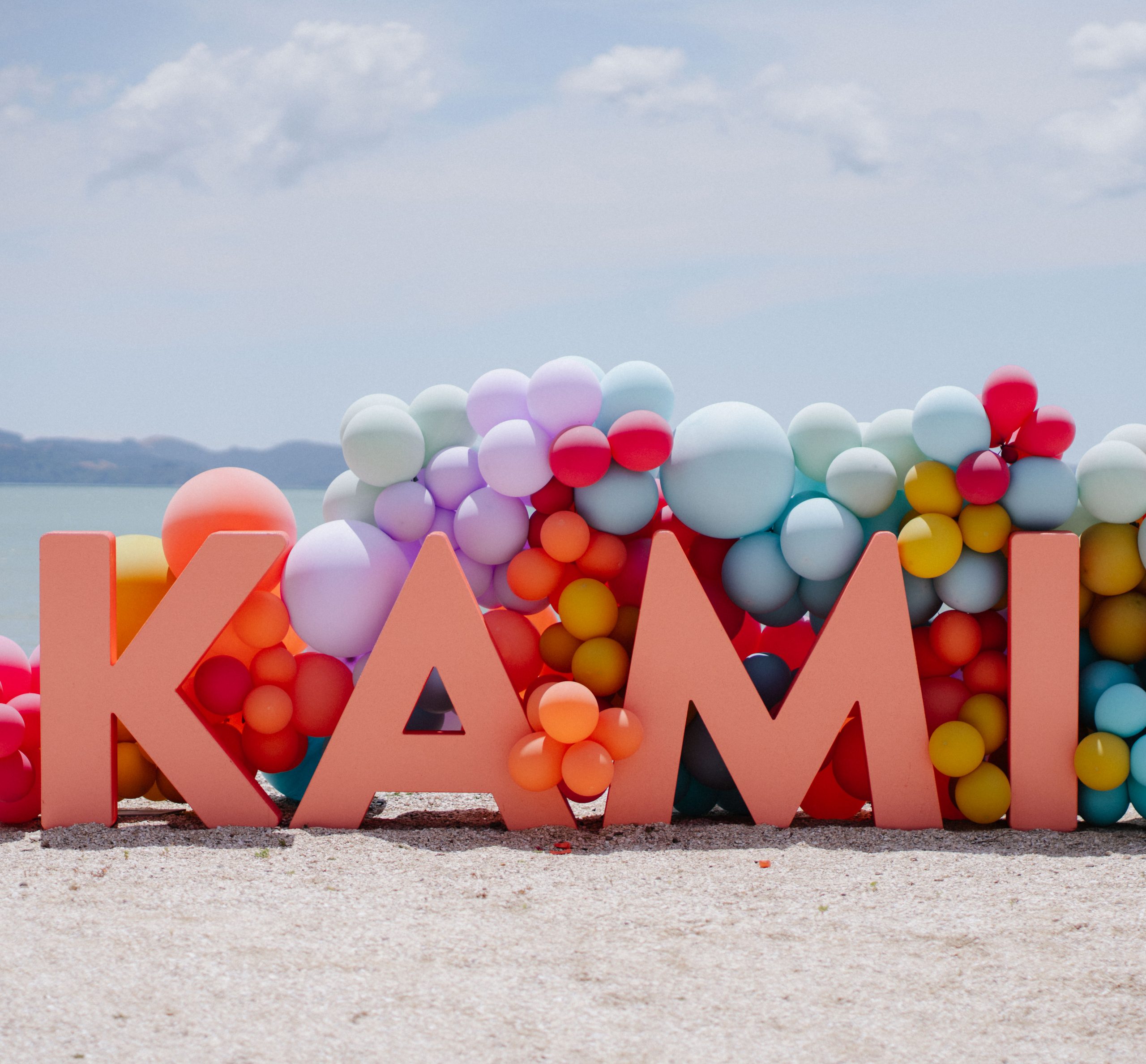 Photo of Kami sign with balloons